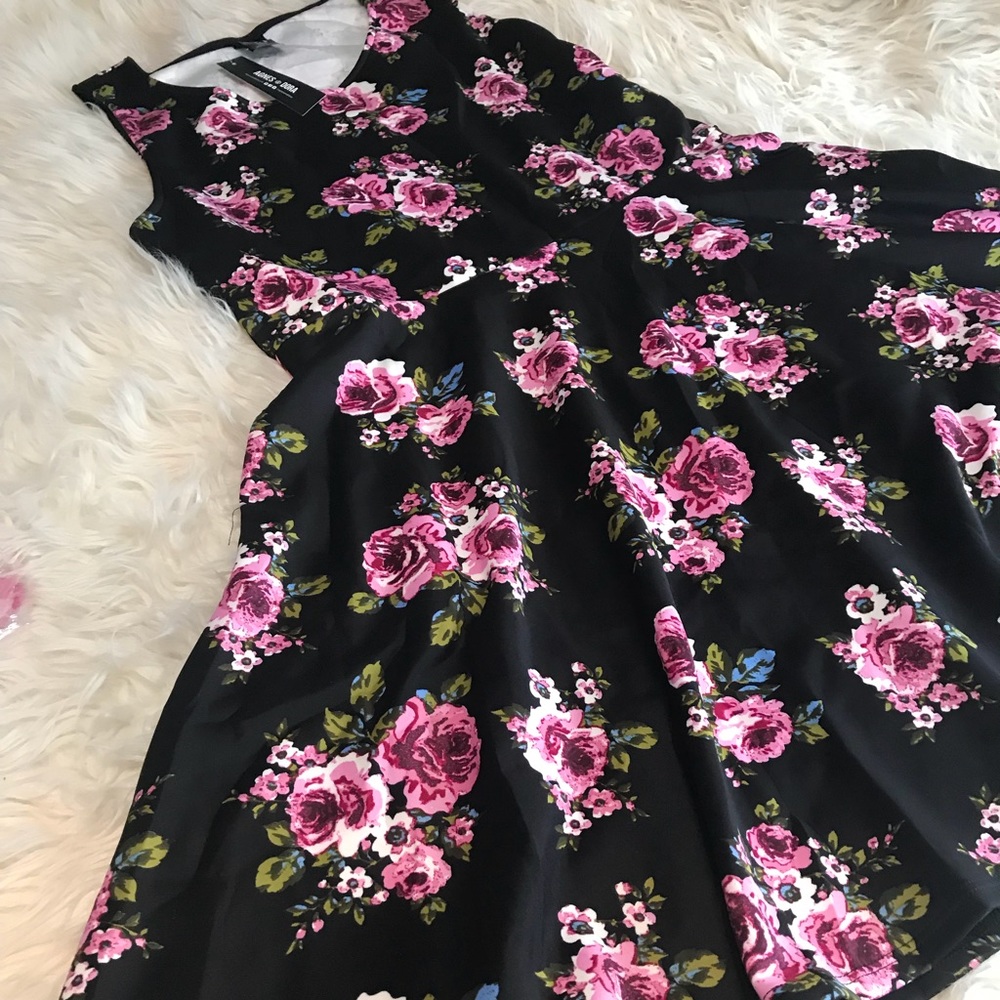 Fisher Dress!! It has POCKETS!! 😱